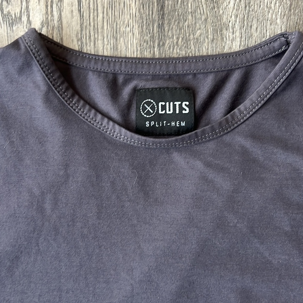 Cuts Clothing Shirt Gray Short Sleeve AO Split-Hem Tee Size Large Crew Neckline - Picture 4 of 8